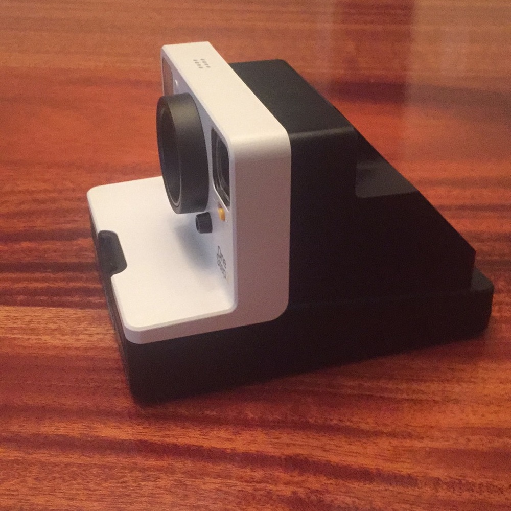 Polaroid One Step 2 I type Camera - Picture 2 of 3